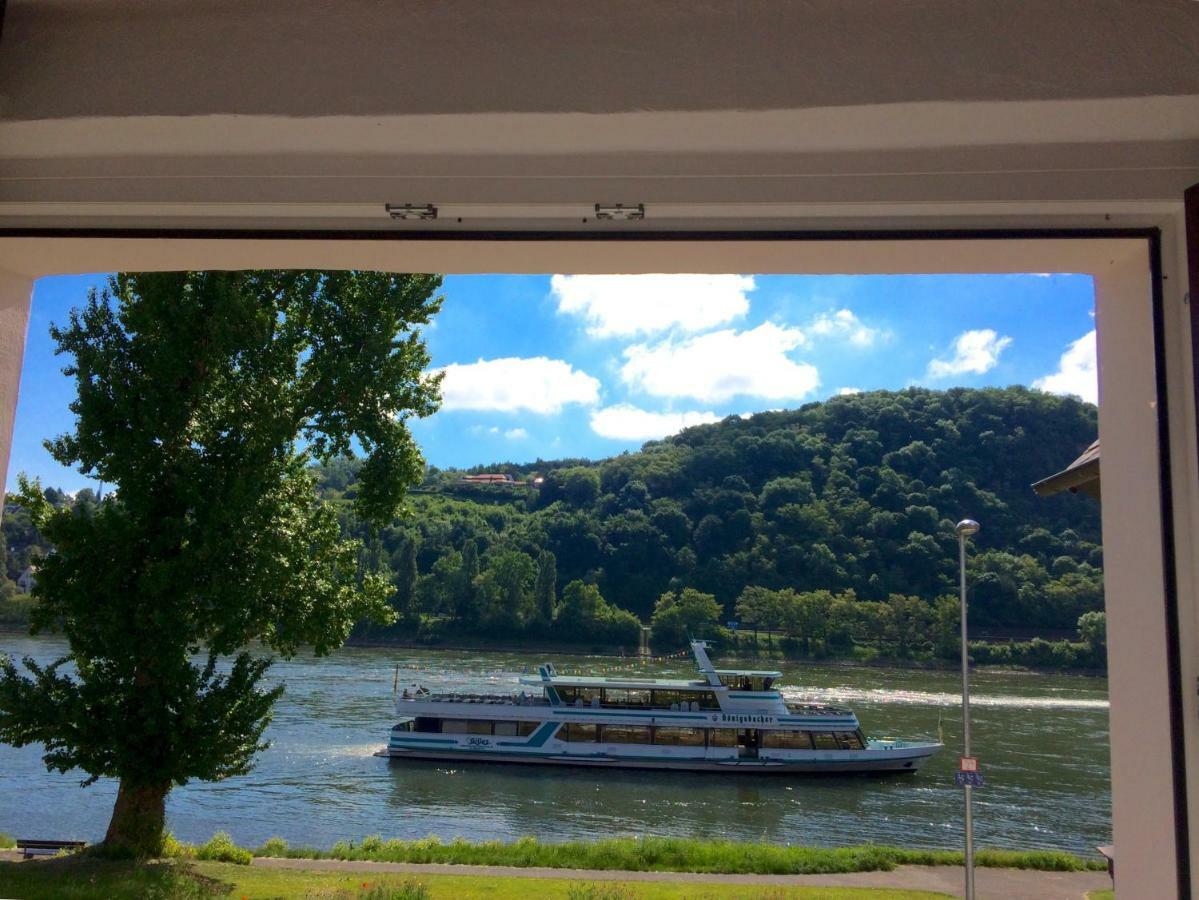 Haus Am Ufer Mit Rheinpanoramablick Apartment Koblenz  Exterior foto