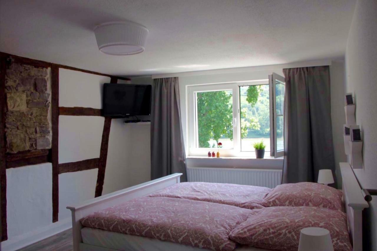 Haus Am Ufer Mit Rheinpanoramablick Apartment Koblenz  Exterior foto
