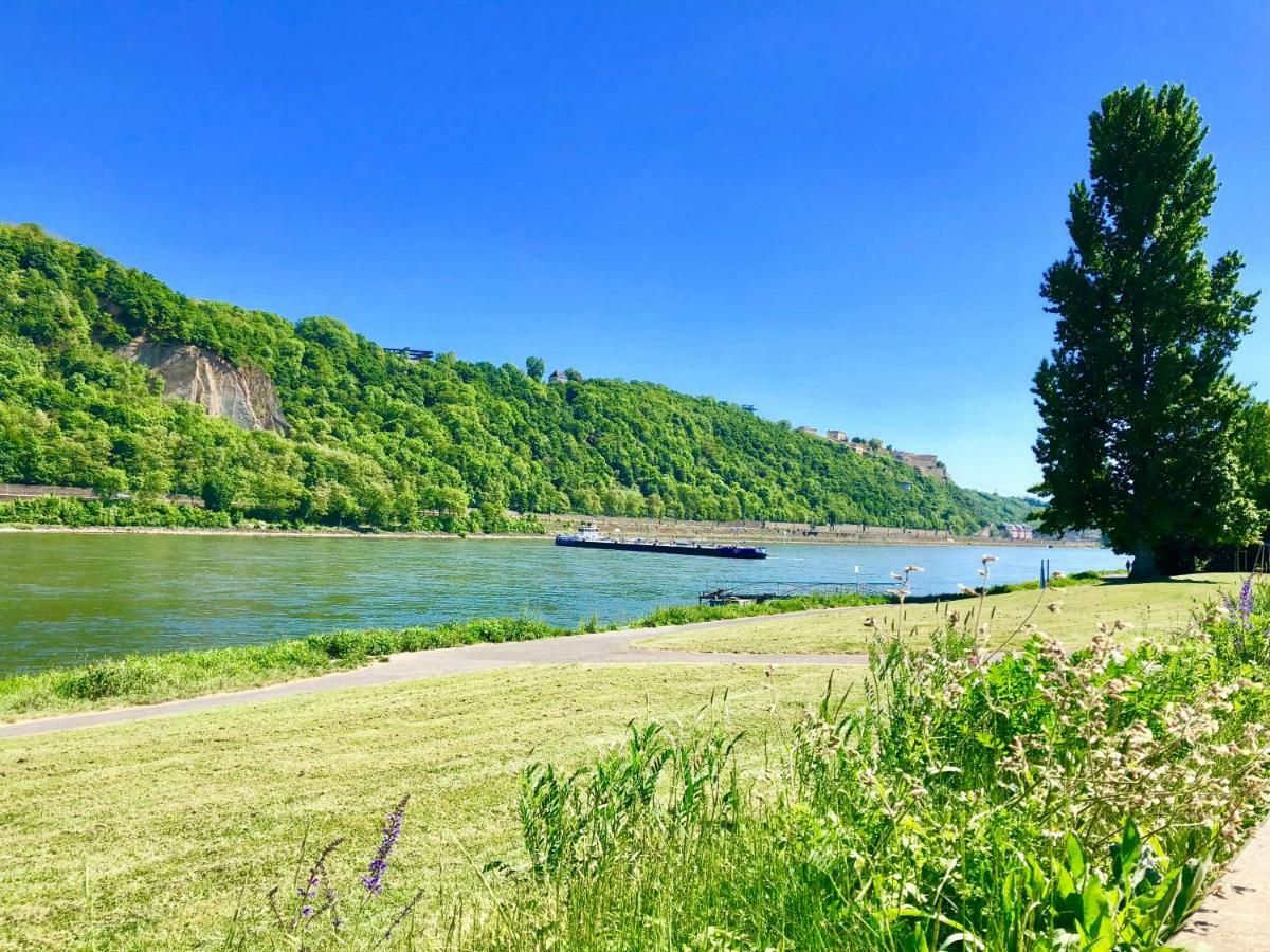 Haus Am Ufer Mit Rheinpanoramablick Apartment Koblenz  Exterior foto